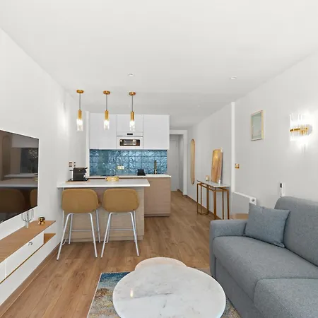 Front De Le Soleil Centre Juan Les Pins Apartman *